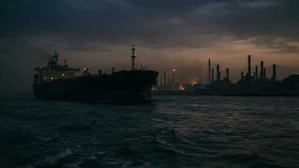 Oil Prices Rise Amid Tensions in the Strait of Hormuz